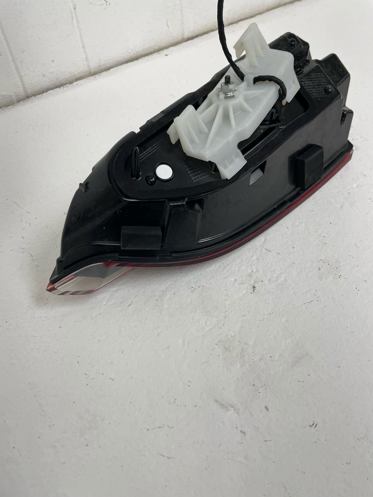 2023-2026 MASERATI GRECALE GT M182 OEM REAR LEFT INNER TAIL LIGHT LAMP ASSEMBLY