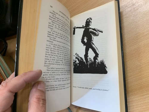 1960s EMILY BRONTE "WUTHERING HEIGHTS" HERON FICTION HARDBACK BOOK (P3) - Picture 13 of 15