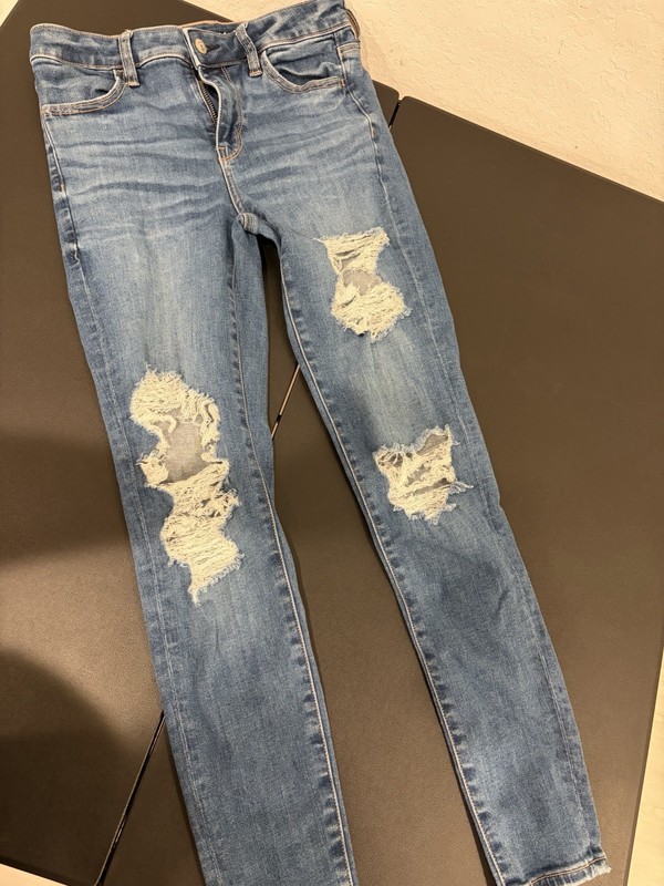 American Eagle Women's Blue Medium Wash Denim Distressed Jegging Zip Sz 4 medium
