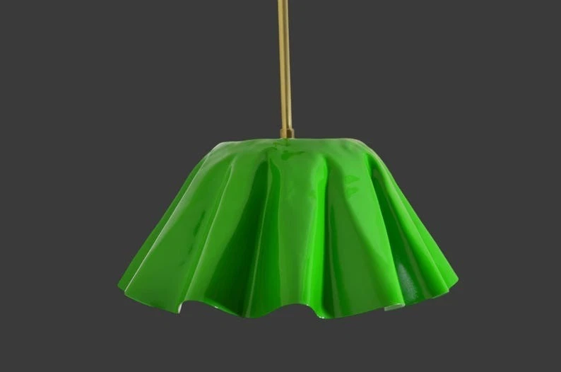 Colgante de sombra verde brillante florido con varilla de caída acabado latón, elegante techo Foto 4 de 4