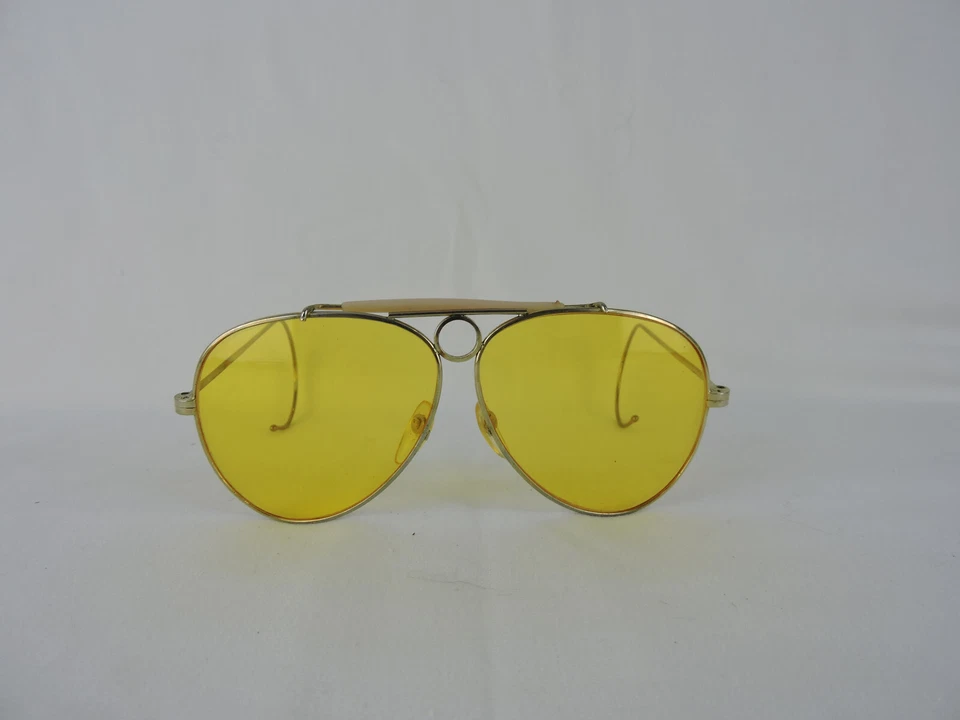 Gafas de sol de aviador con borde de alambre óptico de EE. UU. de colección lente ámbar amarilla envoltura de templo Taiwán Foto 2 de 4