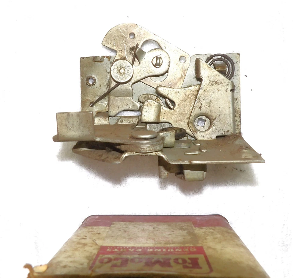 Ford Mainline Customline 1952 Crestline Mercury Monterey nuevo de lote original cerradura de puerta delantera derecha Foto 4 de 4