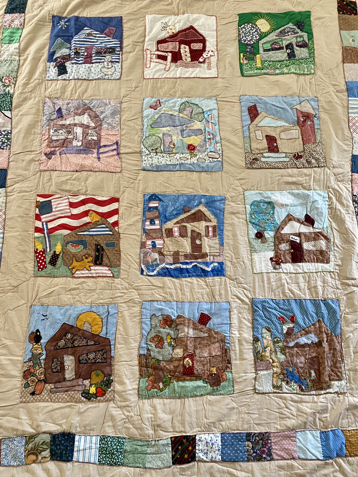 VINTAGE HANDMADE APPLIQUÉ PATCHWORK QUILT COVERLET AMERICAN FOLK ART