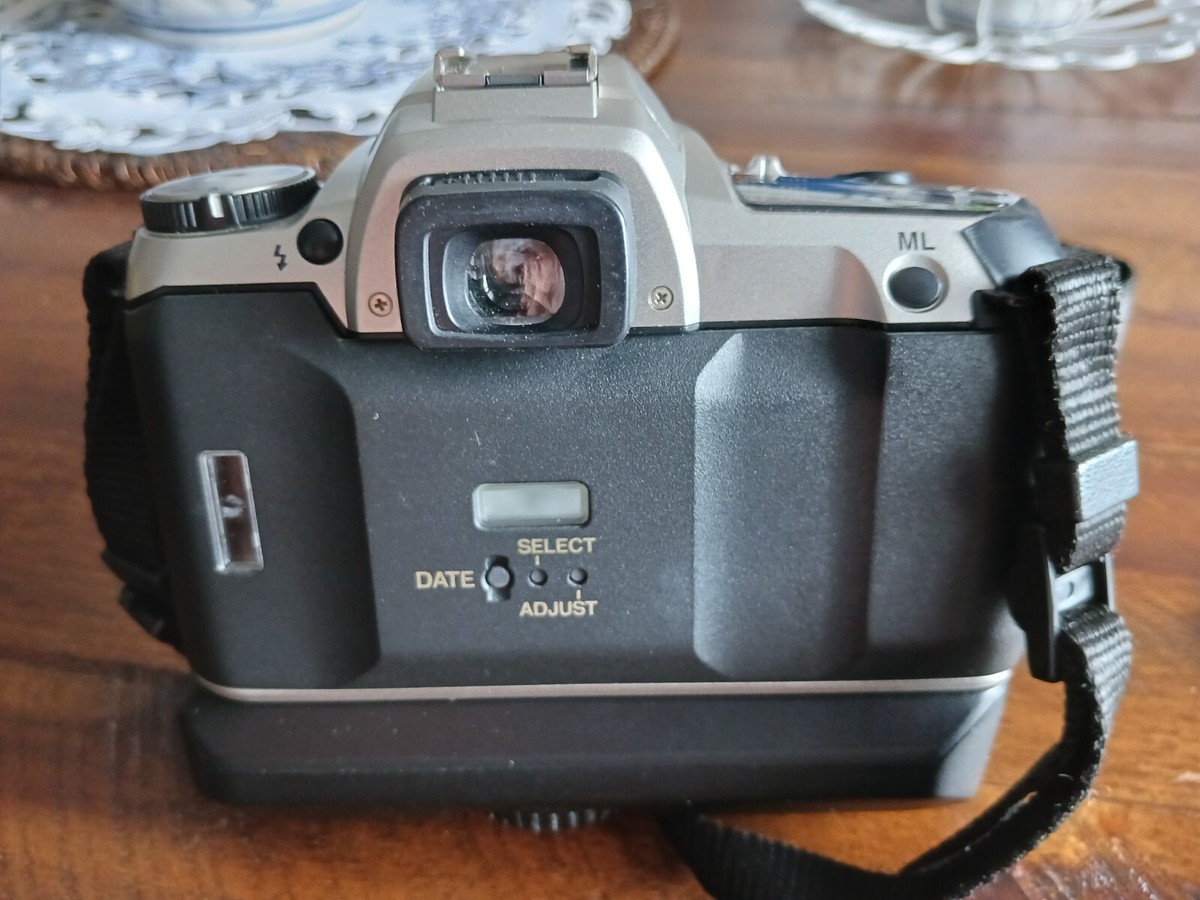 Pentax ZX-30 film camera with Tokina 28-70mm f3.5-4.5 macro