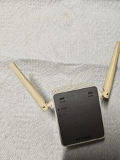 NETGEAR EX2700 300 Mbps WiFi Range Extender - EX2700-100PAS