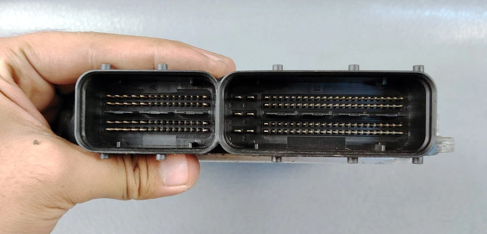 VW Golf V 2.0 GTI 1K1 JETTA 1K5 2.0 TSi ENGINE CONTROL MODULE ECU ECM 0261S02470 - Image 4 of 4