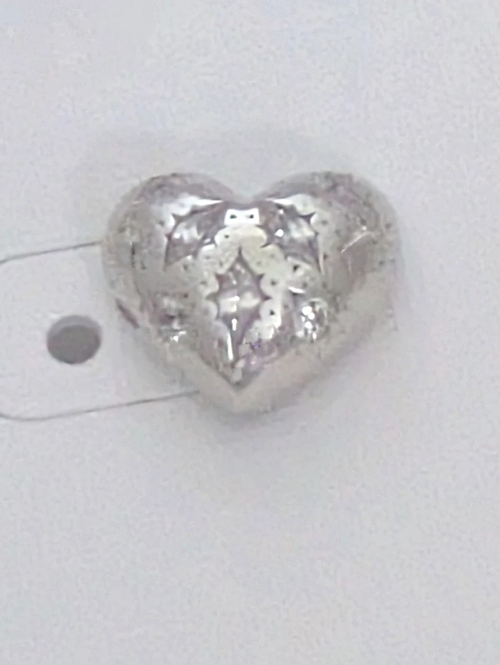 Kendra Scott RP Heart Stud Earrings with White CZ & Engraved Design w/DB - Image 2 of 4
