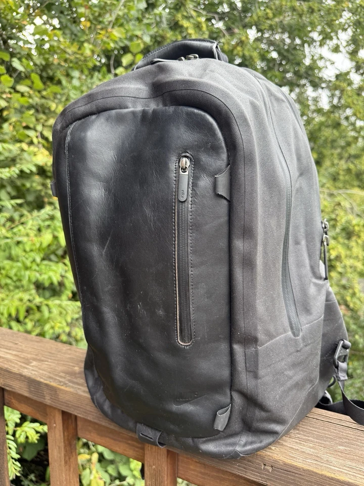 Nike Eugene Cheyenne 2000 NSW Mochila Impermeable Cuero DryBag PORTÁTIL Raro Negro Foto 2 de 4