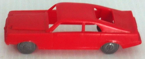 MARX 1960's ERA STYLE GAS SERVICE STATION CENTER FARM 2-DOOR CAR W/METAL WHEELS