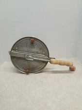 Vintage Farmers Choice Stovetop Popcorn Popper Wooden Handle Hand Crank Rare