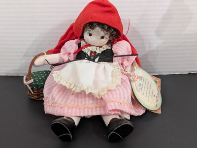 Green Tree Musical Doll 982-70 Little Red Shelf Sitter NEW Brahms Lullaby
