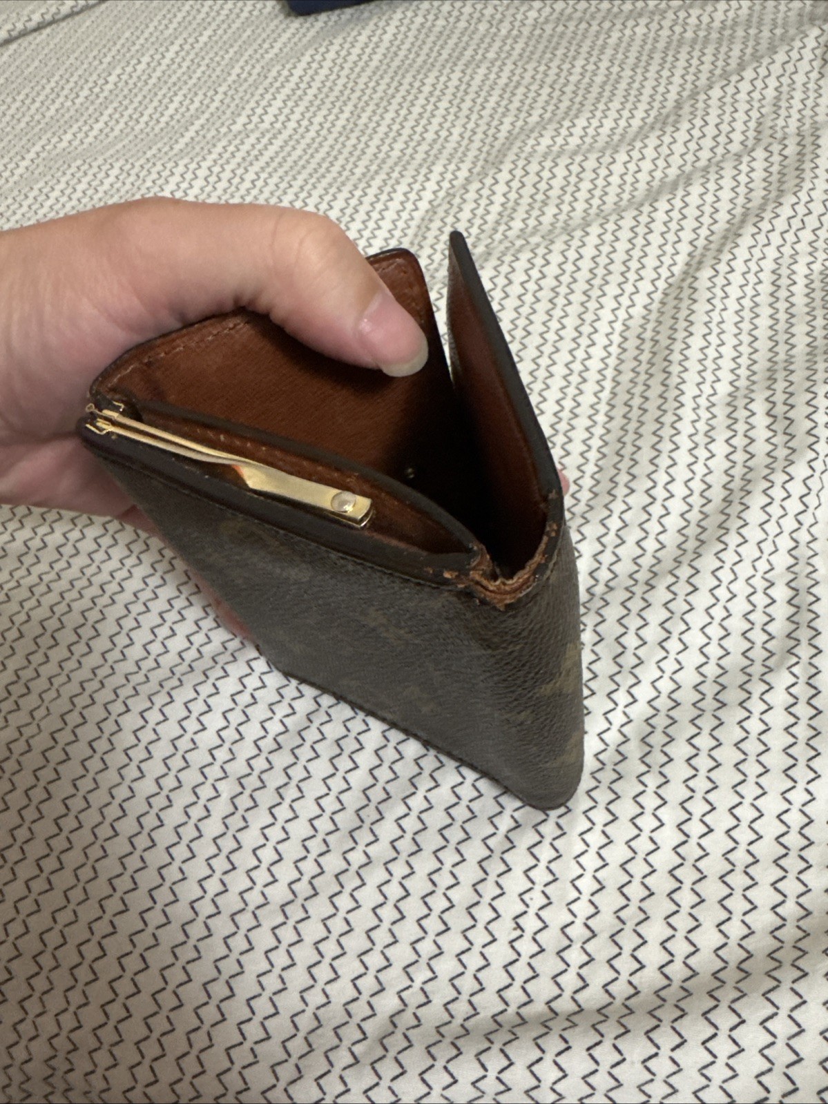 LV wallet - image 4
