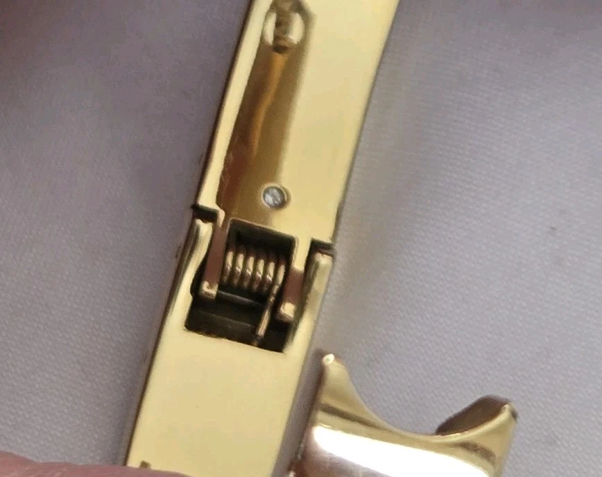 MICHAEL KORS Signed Faux Tortoise Shell Gold Tone Hinge BANGLE BRACELET - Image 4 of 4