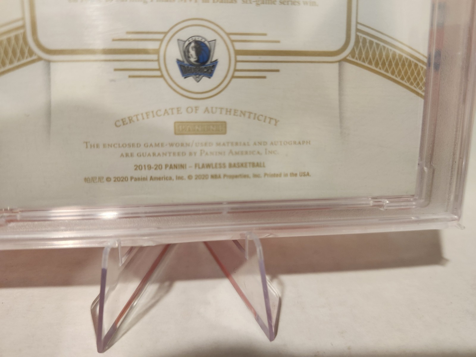 2019-20 Panini Flawless Dirk Nowitzki Patch Auto Gold Foil /10 PSA 9 Game Worn view 7