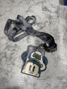 Disney Cruise Line Castaway Club Silver Captain Mickey Key Card Lanyard