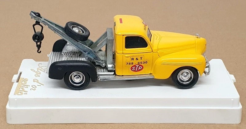 Solido 1/43 Scale 4424 - Dodge Depanneuse Wrecker Truck (STP) Yellow - Image 3 of 4