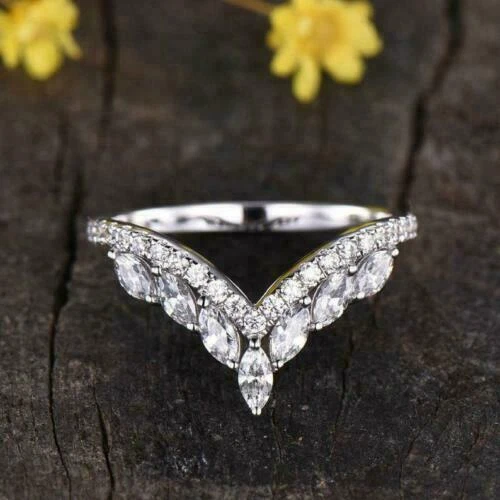 2.00 Ct Marquise Simulated Diamond Wedding Band Chevron Ring 925