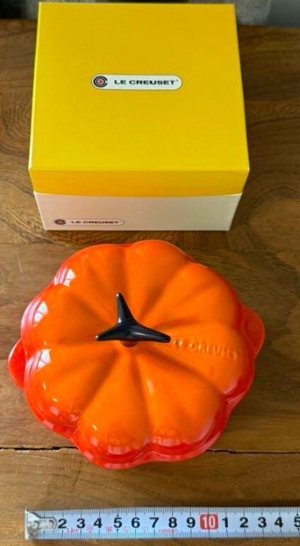 New Le Creuset Mini Pumpkin Casserole Dish in Orange – Stoneware Cocotte – Made in Japan