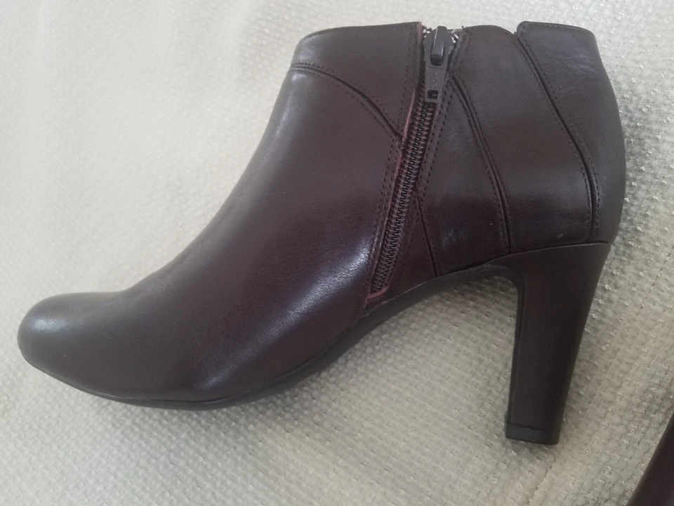 Sapatos de salto Alex Marie couro marrom escuro tamanho 8,5 m novo sem etiquetas - Imagem 3 de 4