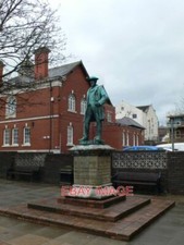 PHOTO  DANIEL OWEN STATUE OF DANIEL OWEN  FAMOUS 19TH CENTURY WELSH NOVELIST  OU