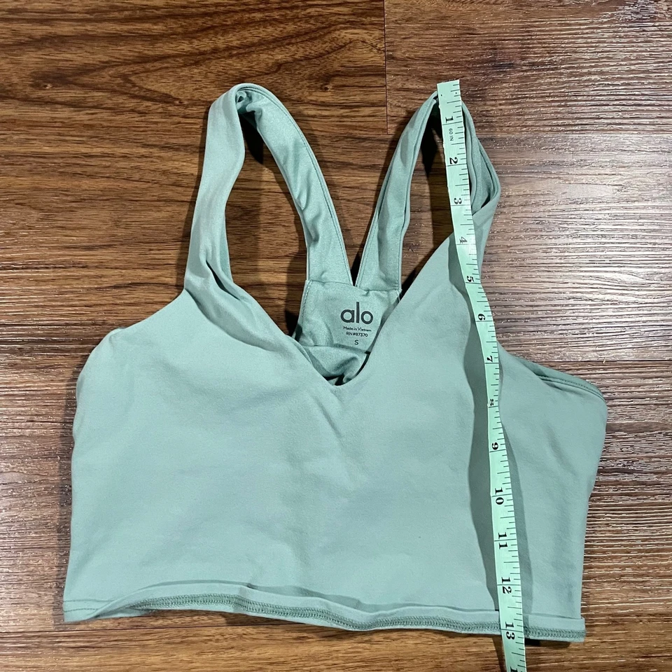 Alo Yoga Airbrush Real Bra V Neck Cropped Tank Top Size Small Spearmint NO PADS - Image 3 of 4