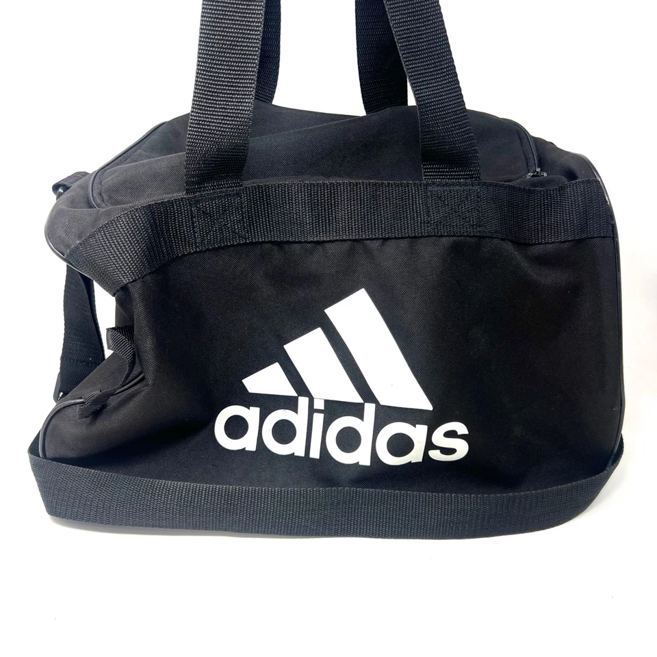 Bolso Addidas Duggle Entrenamiento Deportes - Negro con Logo Addidas Foto 2 de 4