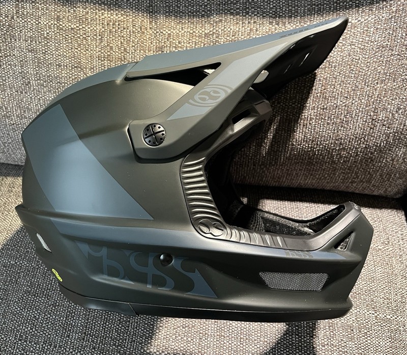 IXS Xult DH Helmet  53-56cm