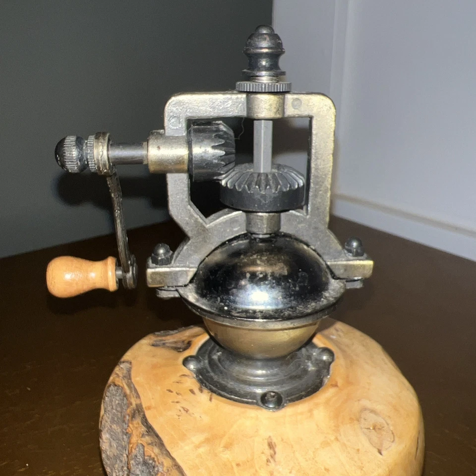 Molinillo de café o pimienta vintage hecho a mano por John A Styer - Torno-Meister Foto 4 de 4