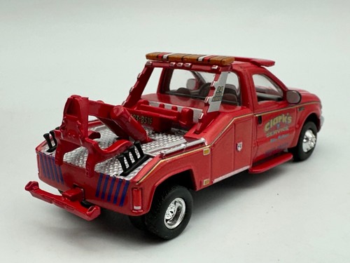 Johnny Lightning Classic Gold 1999 Ford F-450 Wrecker Tow Truck, 1:64, Excellent - Picture 4 of 11