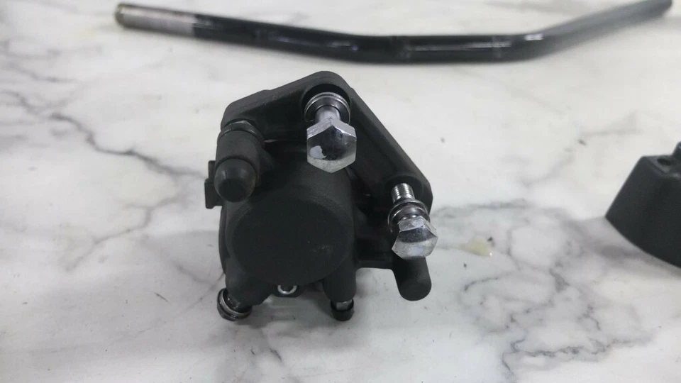 Pinza de freno delantera 18 Suzuki LS650 LS 650 S40 Boulevard Foto 4 de 4