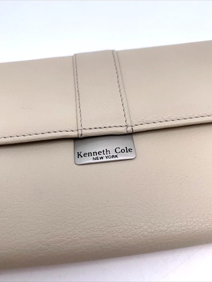 Бумажник Kenneth Cole New York полированная кожа чековая книжка бежевый - Изображение 2 из 4