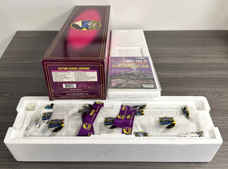 MTH #20-2611-1 O Scale SD70M Diesel Engine Santa Fe #236 Proto-Sound 2.0 & NIB! - Image 3 of 4