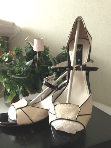 NUEVO * MANGO Peeptoe zapatos de salón con pinzas crema negro cocodrilo talla 39 embalaje original hermoso - Imagen 9 de 9
