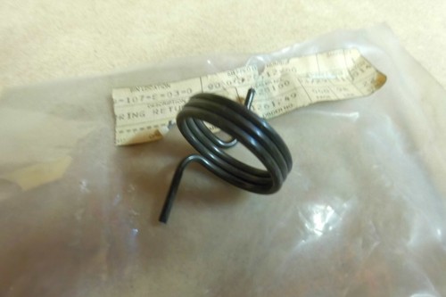 YAMAHA SC500 YZ250 DT2 RT2 MX360 NOS R/H FUSSRASTENFEDER VORNE - # 90508-26112