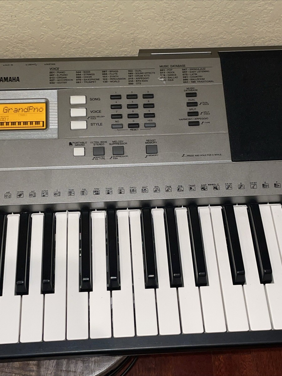 YAMAHA PSR-E353 ポータトーン 61鍵 YAMAHA PSR-E353 61 Key Portable Keyboard With Power Adapter