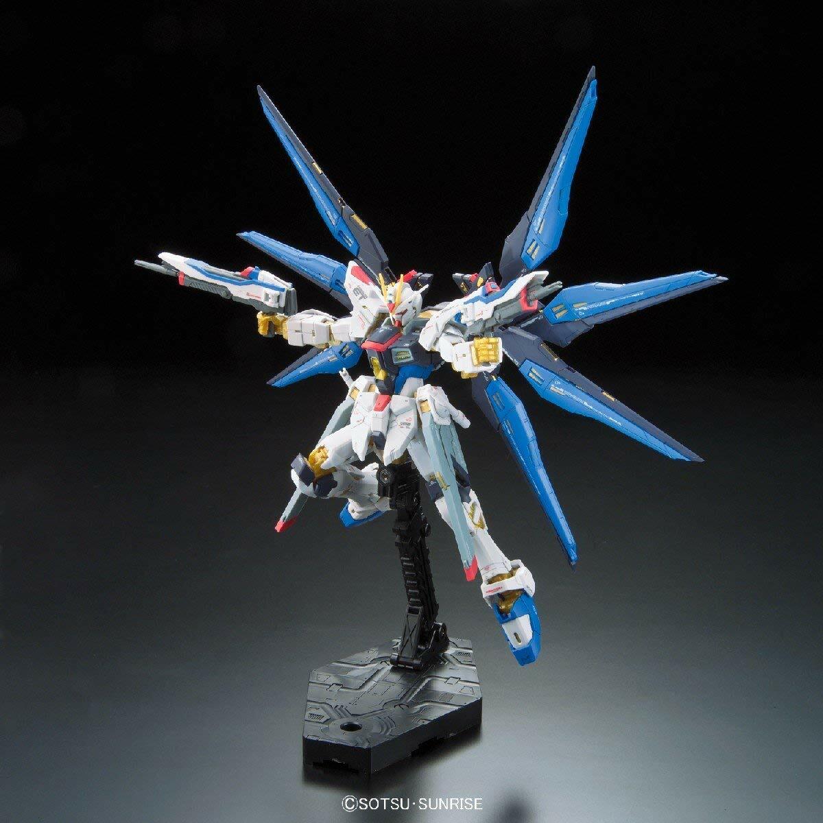 Gunpla 1/144 BANDAI Gundam RG ZGMF-X20A Strike Freedom