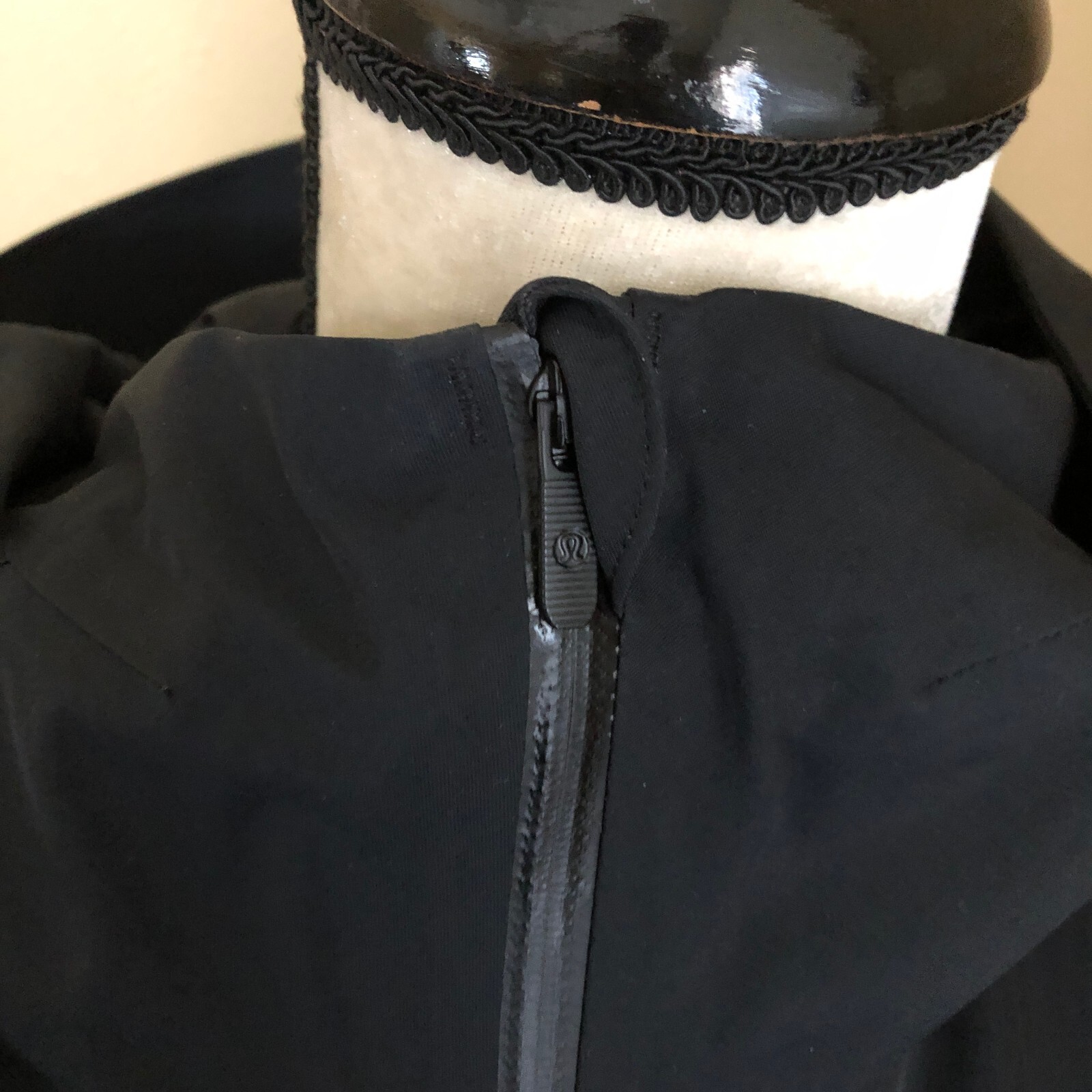 Lululemon black waterproof glyde rain Everyday Getaway Jacket 4 EUC eBay