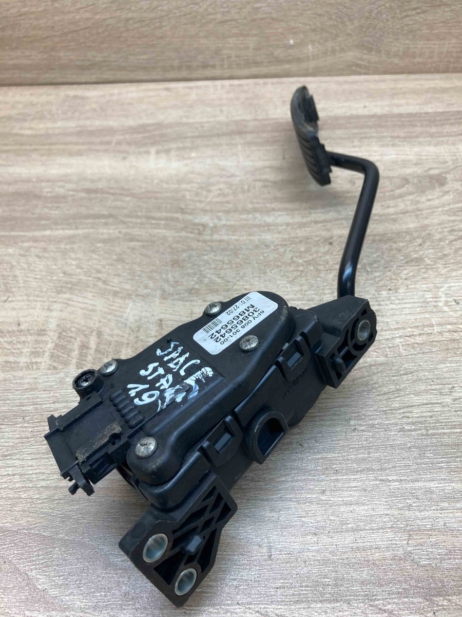 30865642 M865642 Hella Mitsubishi Space Star ACCELERATOR