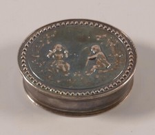 Dose Pillendose Silber Frankreich  Henin & Cie H&C Szene Mann und Frau Kinder