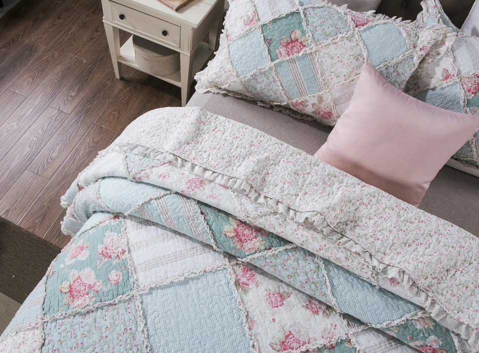 DaDa Bedding Cottage Mint Floral Pastel Cotton Patchwork Bedspread Quilt Set - Image 3 of 4