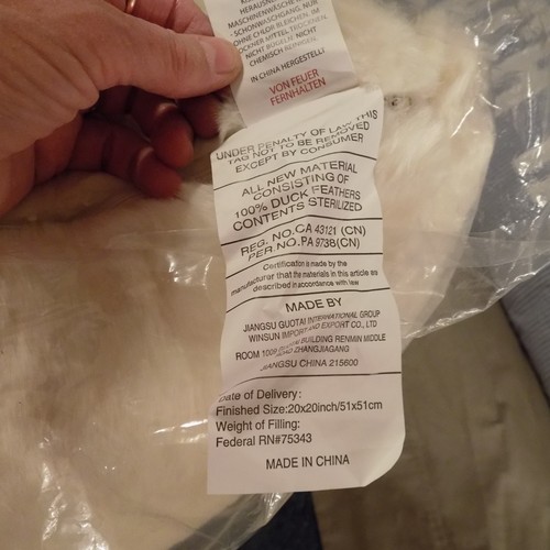 Isaac Mizrahi NY Faux Fur Decorative Pillow 20x20 Feather Filled White Soft NEW - Picture 7 of 9