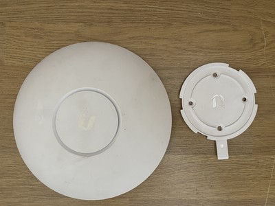 Ubiquiti Unifi AP AC LR mit Halterung Unifi M/N: AP-AC-LR Wireless Access Point