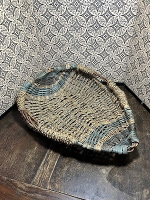 Vintage primitive large Reed woven heart shaped winnowing basket Beige And Green