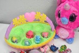 Lot of  40 Hatchimals CollEGGtibles Mini Figures and plush