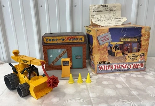VTG 1988 Tonka Wrecking Crew Max Smashing Sam And Old Gas Station Set In Box