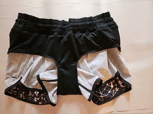 Lululemon Tracker Short III 4-way Stretch Star Crushed Multi / Black Size 6 EUC  - Picture 5 of 7