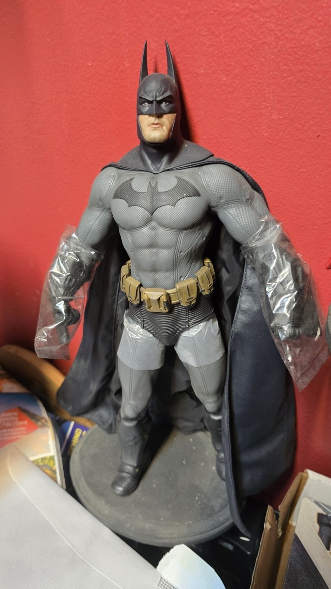 Hot toys BATMAN ARKHAM CITY 1/6フィギュア s-l400.jpg