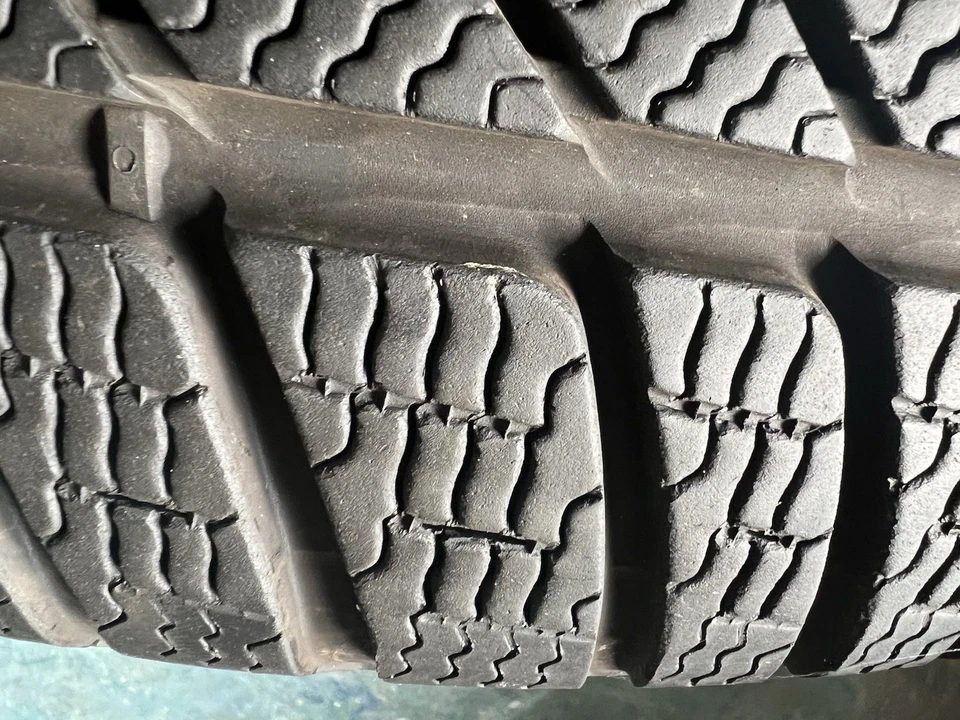 4PKW Winterreifen Pirelli Winter Sottozero 3,   245/45 R18 100V, (RSC) , RUNFLAT - Bild 2 von 4