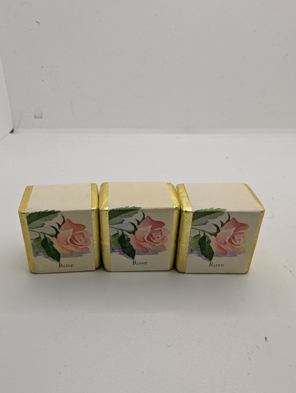 Lot Of 10 English Bath Cubes