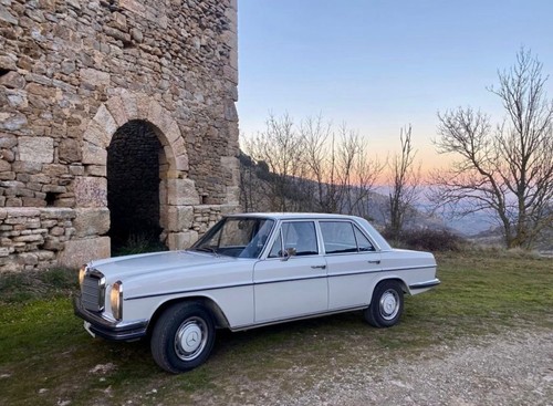 1972 Mercedes-Benz 200-Series 37,531 Miles no mechanical or electrical issues - Picture 3 of 23